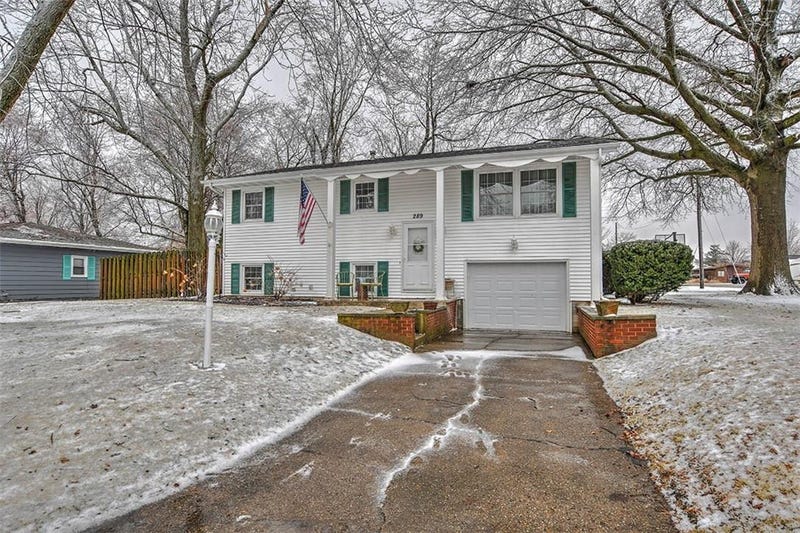 Sold 289 N Ash Street, Maroa, IL 61756 3 Beds / 2 Full Baths 129,000