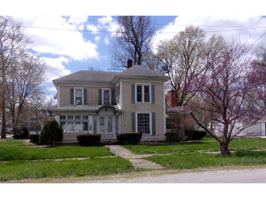 Sold 230 E Main Street, Moweaqua, IL 62550 4 Beds / 2 Full Baths 36,000