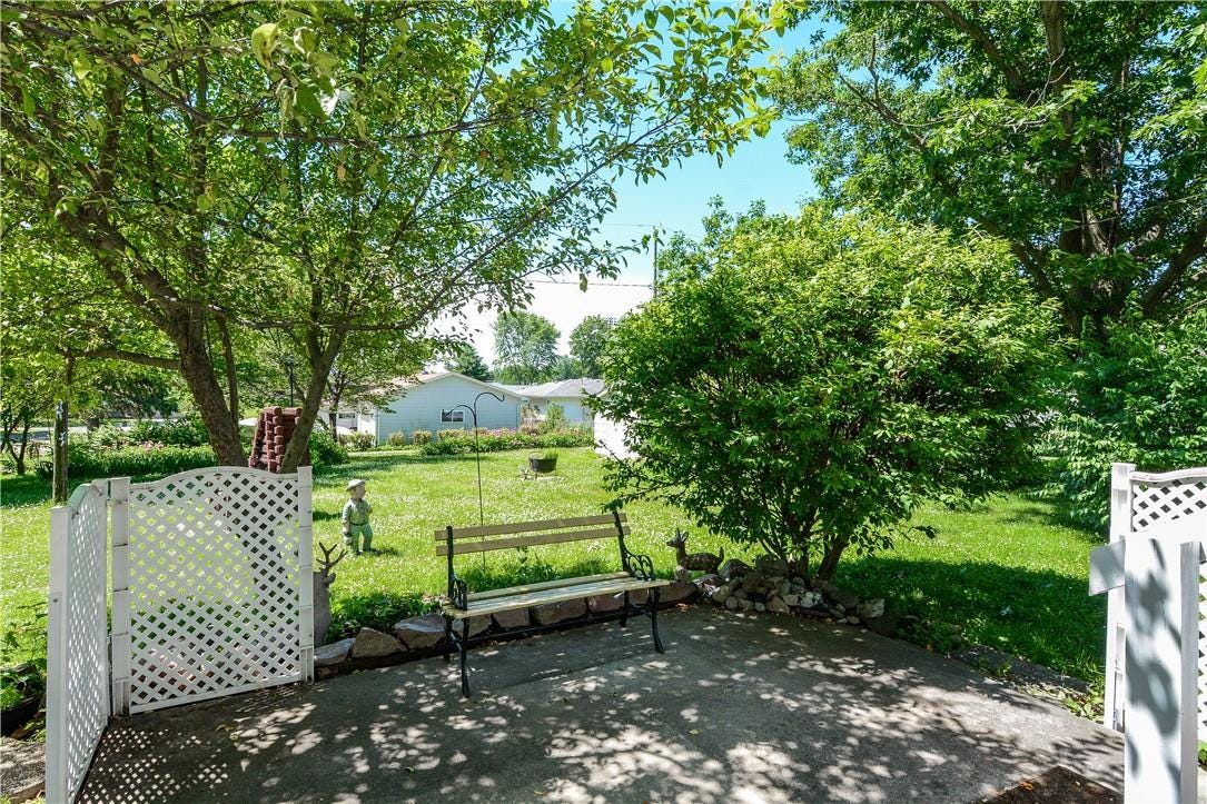 Sold 385 E Broadway Street, Argenta, IL 62501 3 Beds / 1 Full Bath