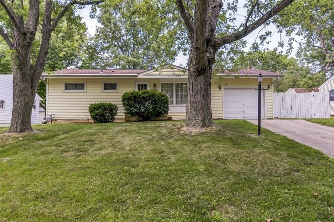 2252 Yorkshire Drive, Decatur, IL 62526