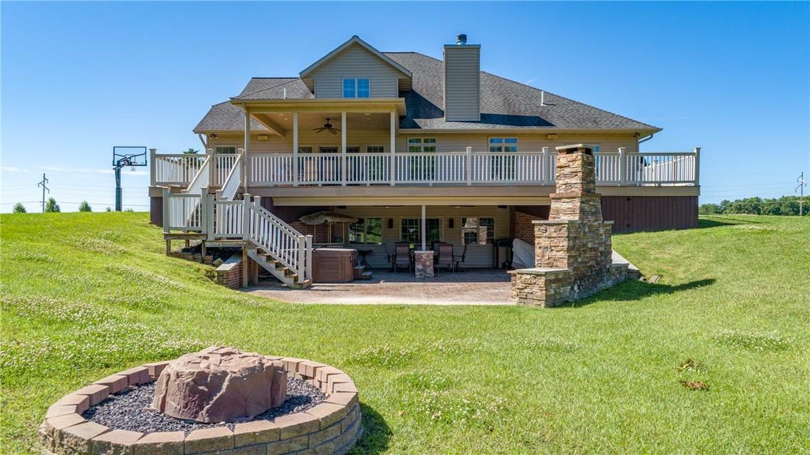 1406 W Water Street, Teutopolis, IL 62467