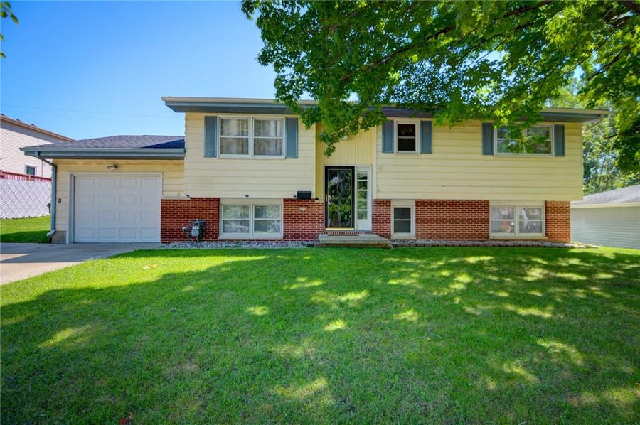 Lacy Woodruff, Real Estate Agent in Decatur, Illinois with Vieweg Real