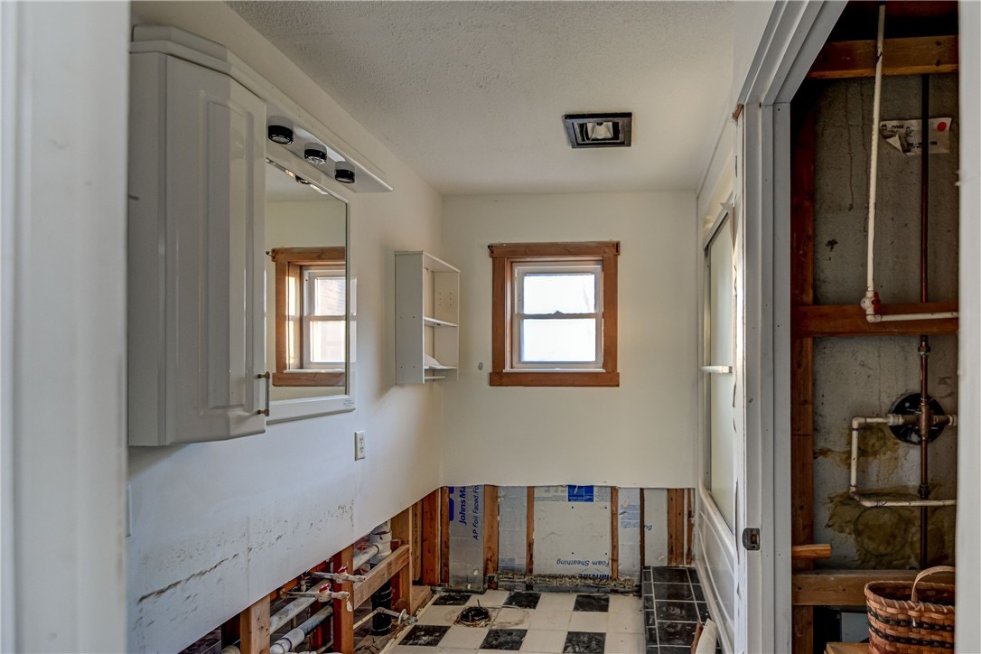 Sold 5570 Union School Road, Decatur, IL 62522 4 Beds / 3 Full Baths