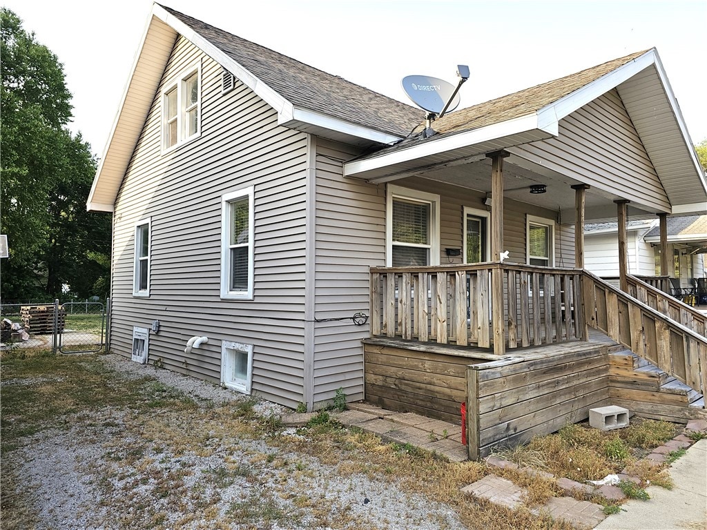 1242 E Vanderhoof Street, Decatur, IL 62521