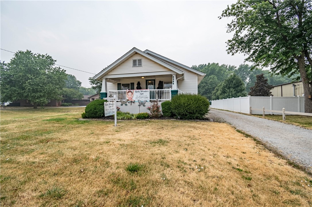 3345 N Woodford Street, Decatur, IL 62526