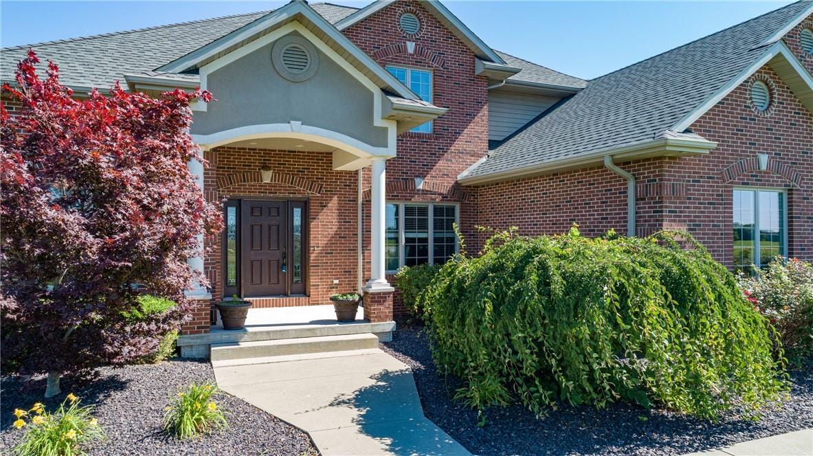 1406 W Water Street, Teutopolis, IL 62467