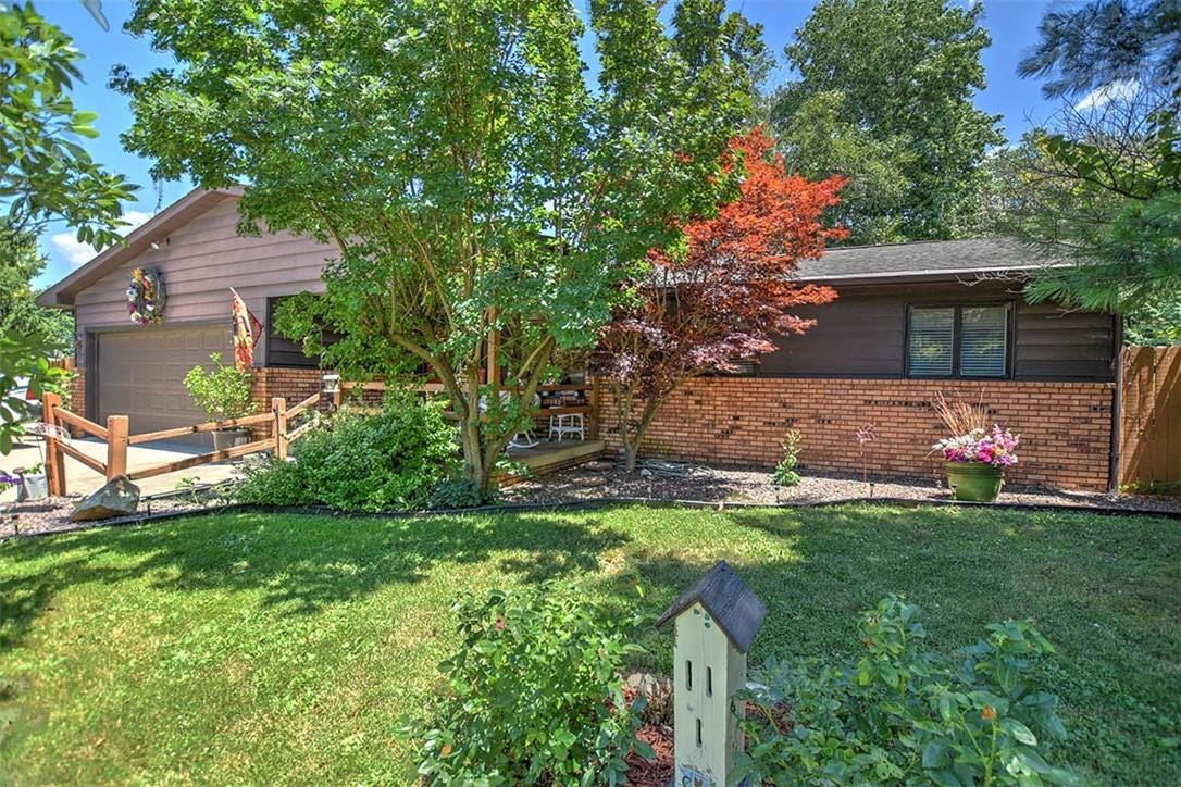 34 Cardinal Drive, Bethany, IL 61914