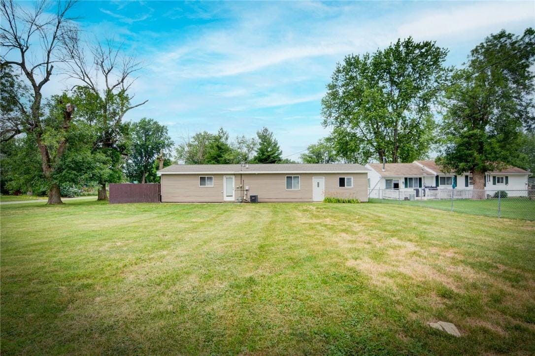 2242 Wilcox Lane, Decatur, IL 62526