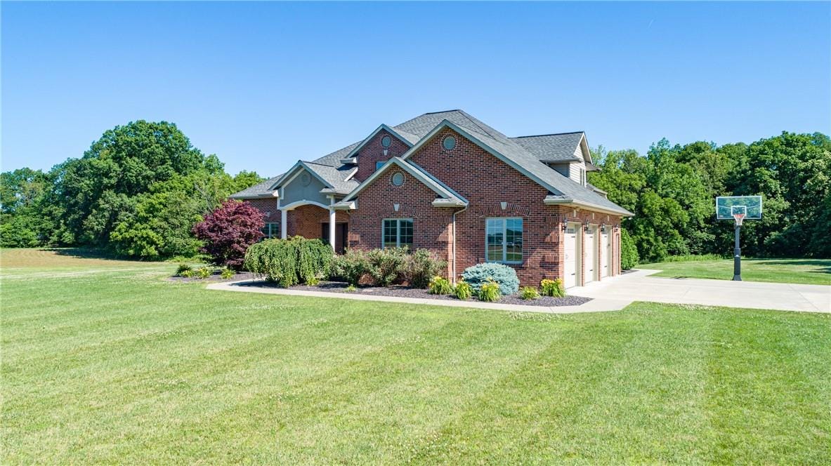 1406 W Water Street, Teutopolis, IL 62467