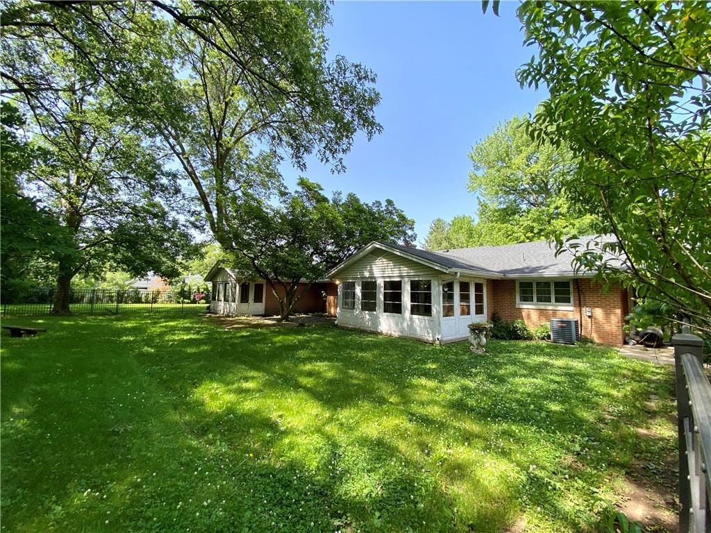 250 Southmoreland Place, Decatur, IL 62521