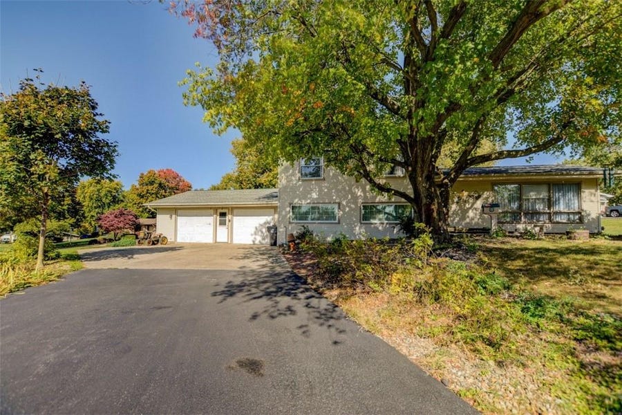 Residential Listings from Vieweg Real Estate in Decatur, Illinois