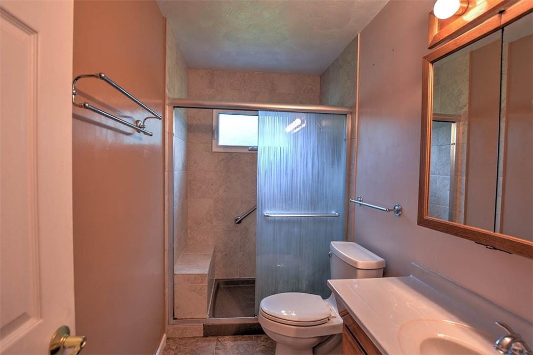 Sold 31 E Imboden Drive, Decatur, IL 62521 3 Beds / 2 Full Baths