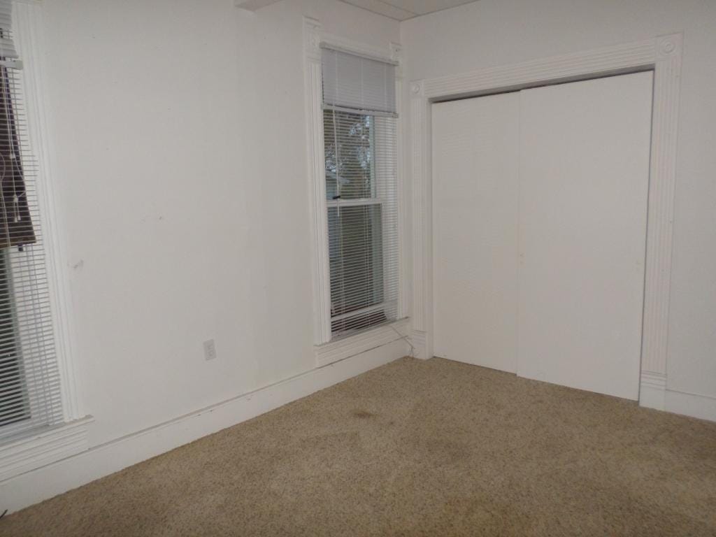 Sold 321 N Poplar Street, Assumption, IL 62510 2 Beds / 1 Full Bath