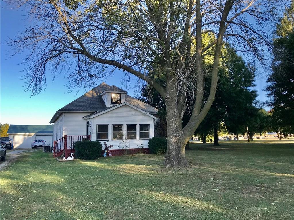 For Sale 1112 N 19th Street Mattoon Il 61938 3 Beds 2 Full Baths 129900