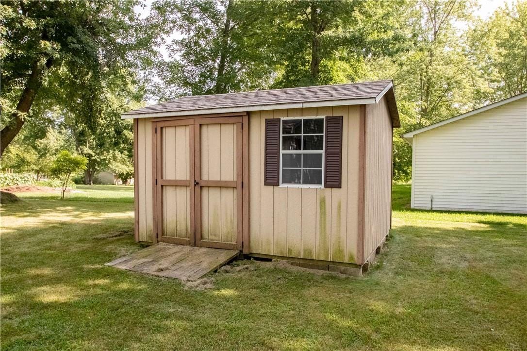 Sold 16960 E 2690 North Road, Bismarck, IL 61814 4 Beds / 1 Full Bath / 1 Half Bath 122,000