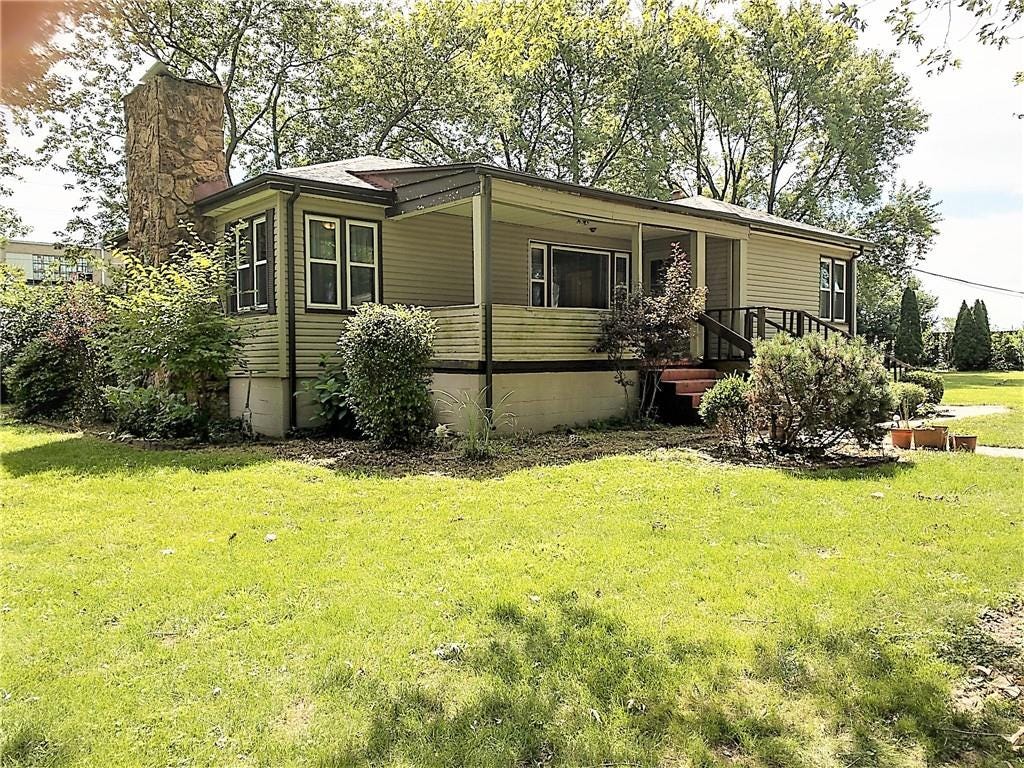 Sold 2530 Road, Danville, IL 61832 2 Beds / 1 Full Bath