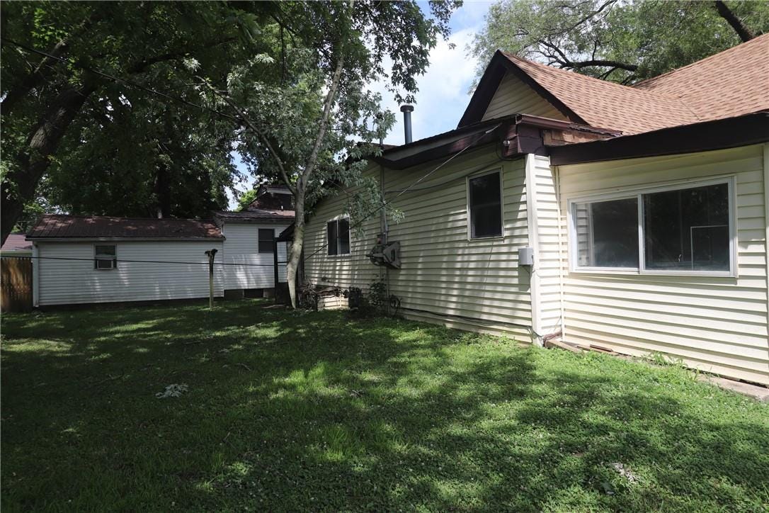 Sold 133 S Cowden Street, Cowden, IL 62422 4 Beds / 1 Full Bath
